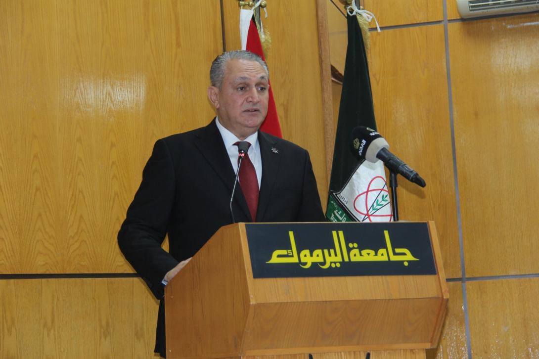 ١